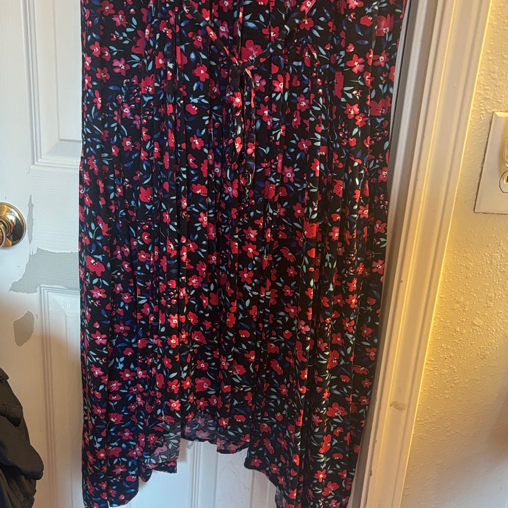Avenue Black and Red Floral Long Sleeve Dress - Picture 2 of 2